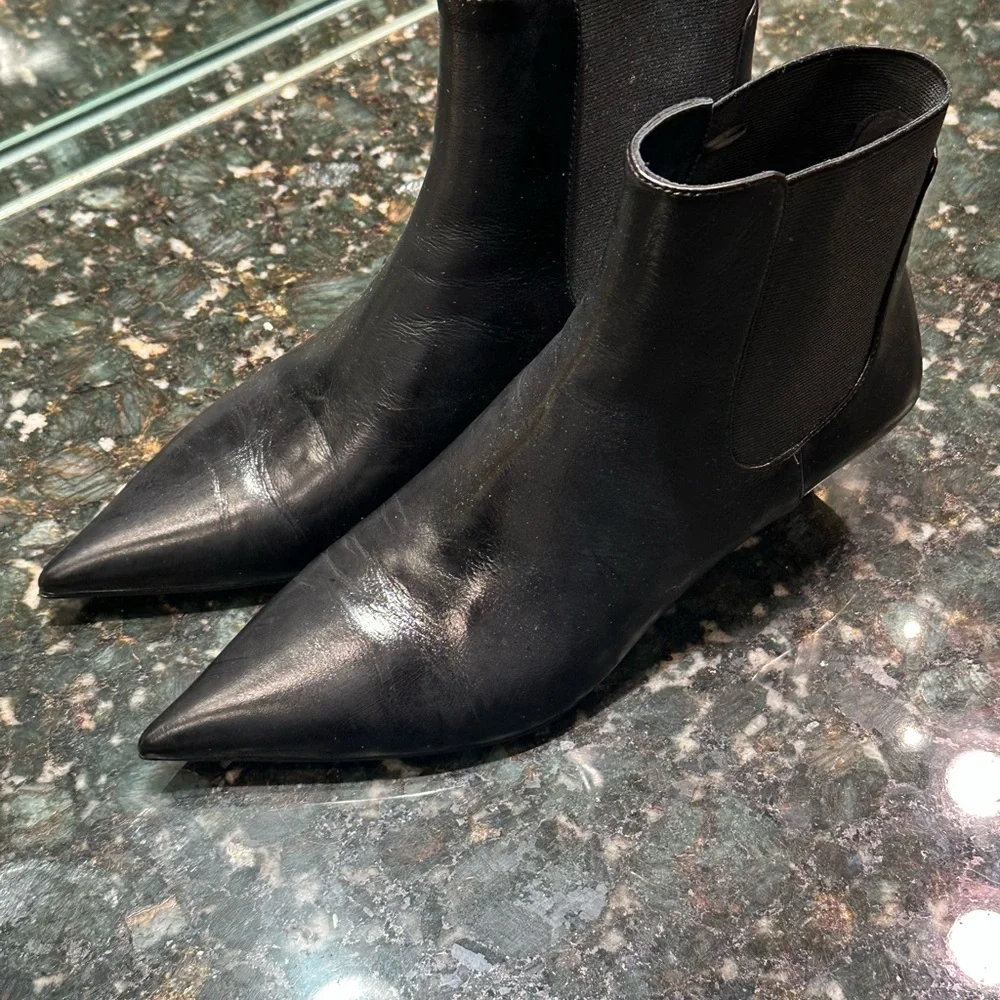 Massimo Dutti Sleek Black Ankle Booties - Picture 3 of 5